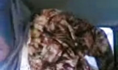 Muncrat Remaja ngetot tante montok
