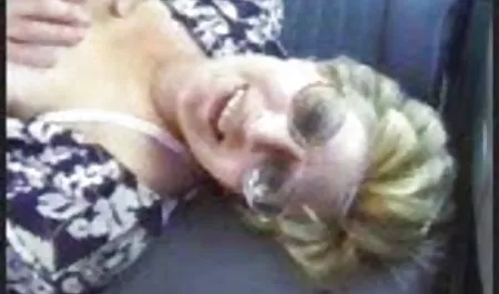 Hot remaja bokeb si montok lesbian Pesta seks di kolam