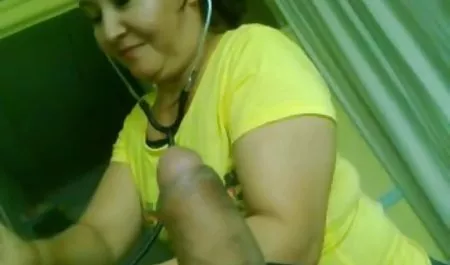 Sara batu mendapat bercinta keras bokep bule montok di sofa - digital