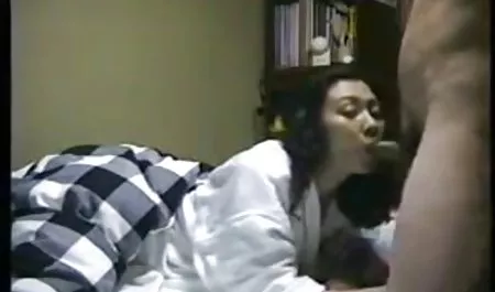 Jilat vagina - sync mama jepang montok