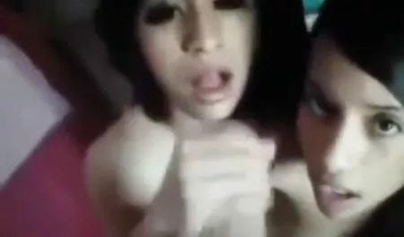 Toket bokep hot montok besar di Thai tubuh yang dibangun untuk seks