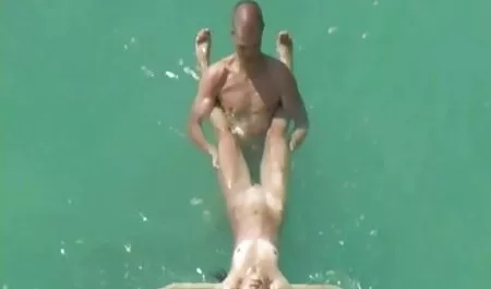 Kirsty pirang itu sebuah kamera di kamar mandi - 02 video bokeb tante montok