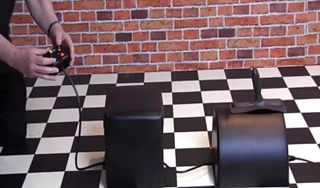 Aku tidak bisa menjauh dari logam ini borgol Joi video tante montok hot