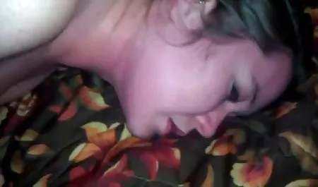 Slutty pirang gadis bokep tante hot montok kotor ceroboh Sepong tenggorokannya