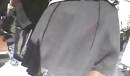 Cantik bokep pembantu montok rambut coklat istri