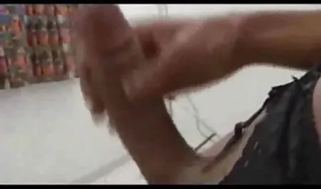 wanita bokep crot montok bertato meludah anal