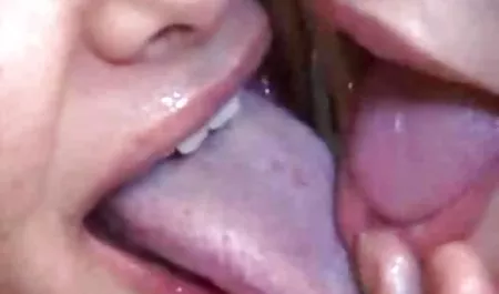 Bantu saya bokep ibu tiri montok bu! Aku masih perawan!